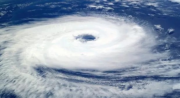 台风前脚走暴雨后脚来 led显示屏如何迎战才能屹立不倒？