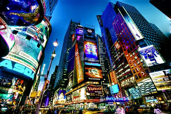 纽约时代广场夜晚LED户外大屏璀璨的盛景